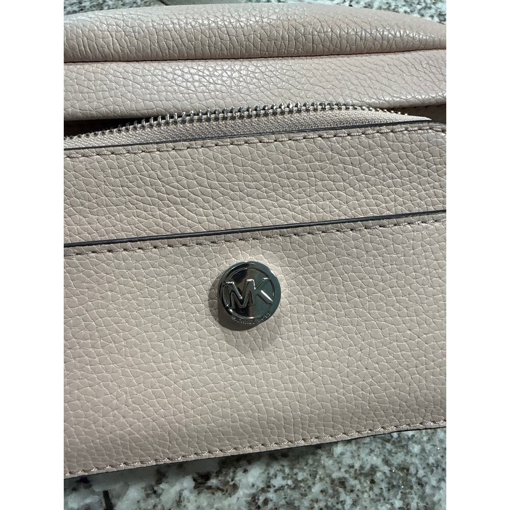 Michael Kors belly bag, crossbody, shoulder bag with coin purse - Picture 3 of 11
